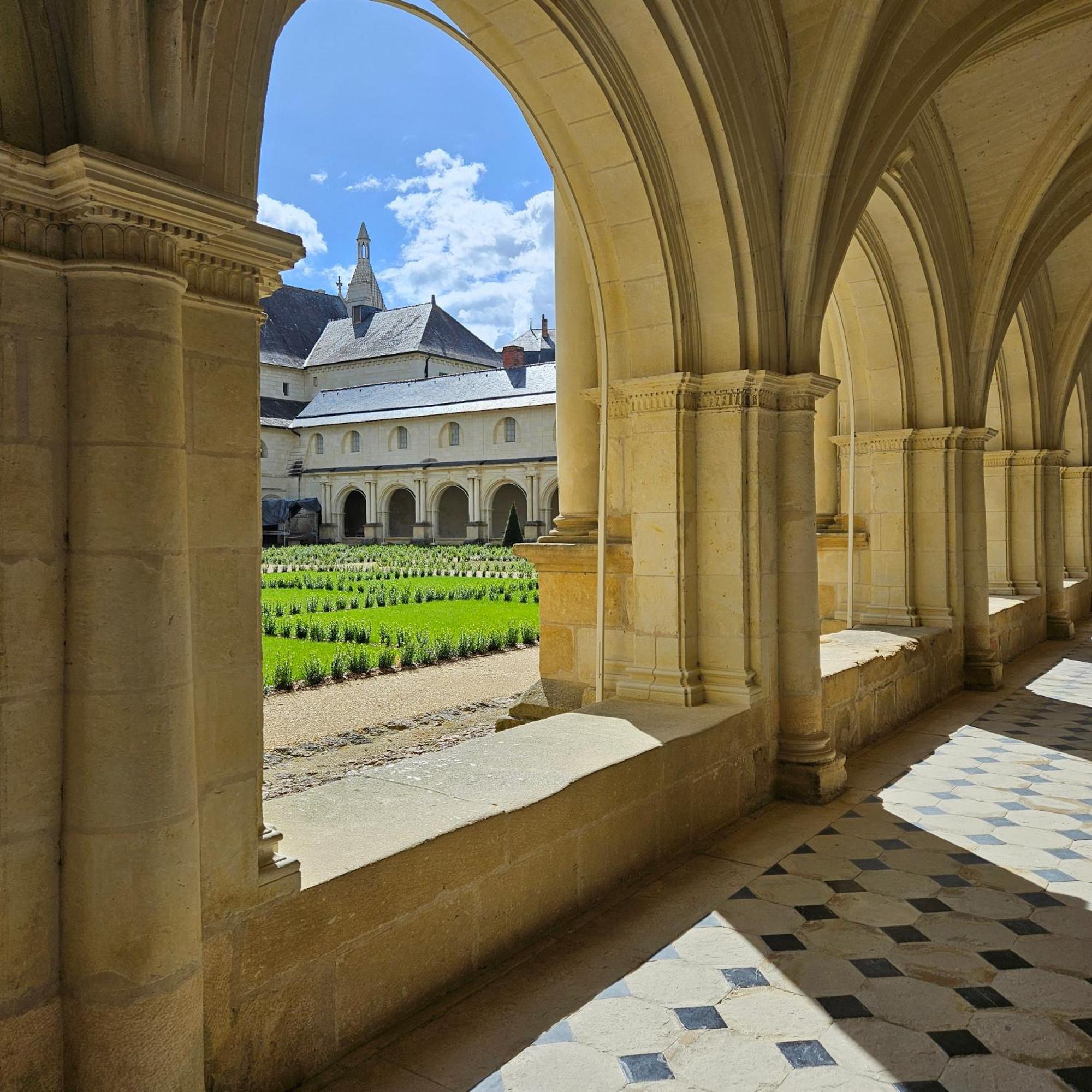 Gite Le Montinho Fontevraud L'Abbaye Exteriér fotografie